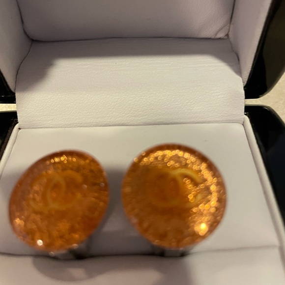 Rare CHANEL interlocking CC glitter resin earrings - Picture 6 of 7